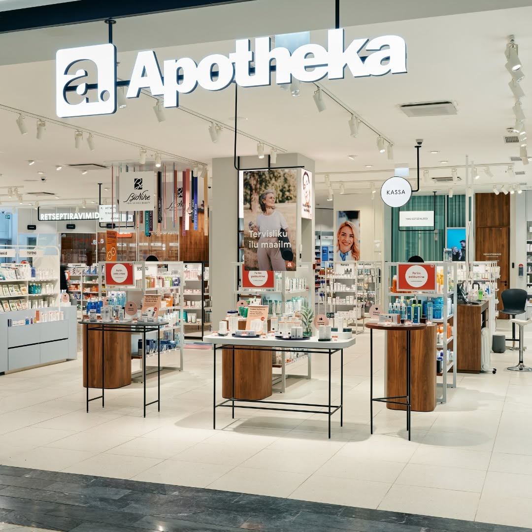 The entrance to an Apotheka pharmacy